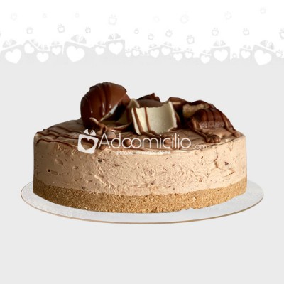 TORTA CHEESECAKE KINDER BUENO MEXICO DE 6 A 8 PORCIONES 