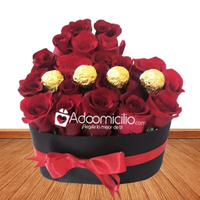 Arreglos florales a domicilio en Cali Corazón de rosas con chocolates Felicci 
